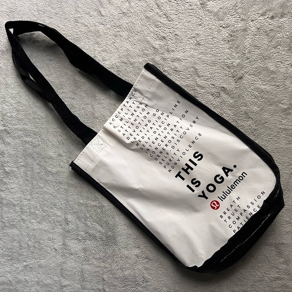 Lululemon Small Reusable Top Handle This Is Yoga Logo Snap Tote Lunch Gym Bag - Picture 1 of 11